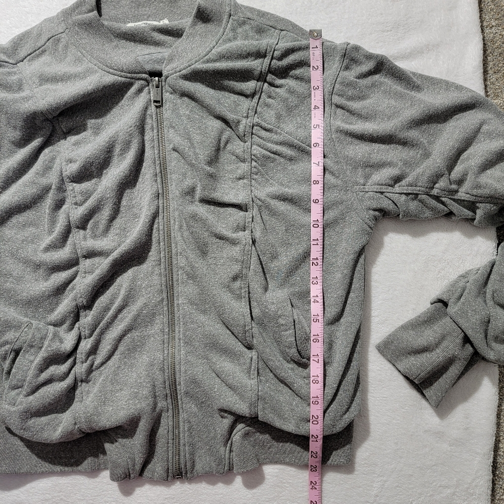 Birdiebee Ruffled Gray Full Zip Sweatshirt Bee Giving Heart Soft Cozy XL - Picture 14 of 15